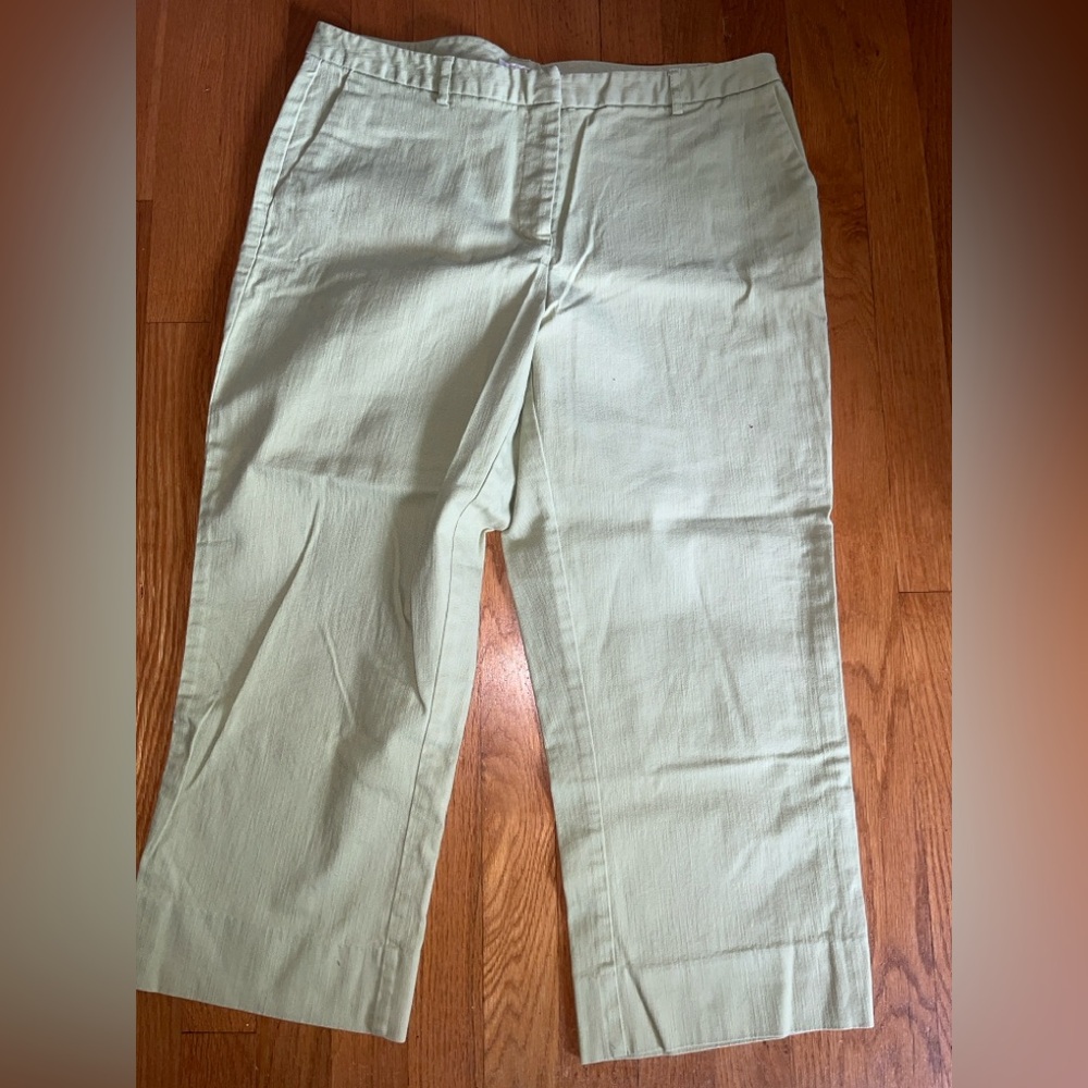 First Issue A Liz Claiborne Company Stretch Green Capri Jeans Size 12